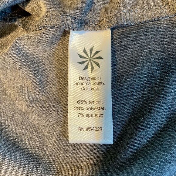 Athleta small Grey Sleeveless Tencell top - Picture 5 of 5